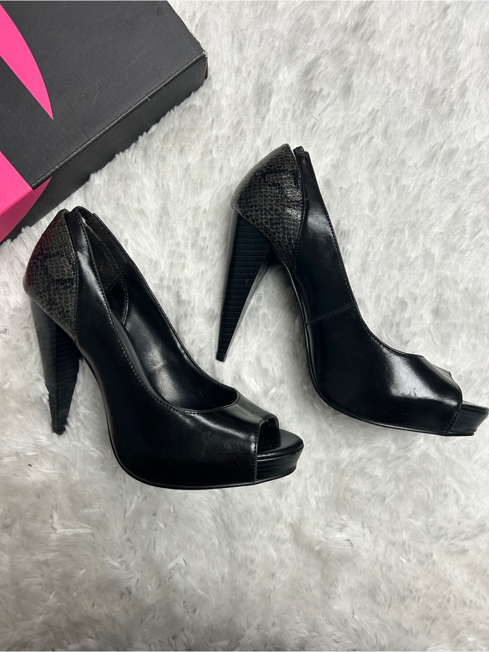 Black Snake print Women's Peep-Toe High Heels Micheal Antonio size 7